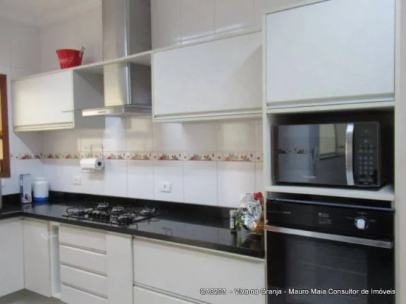 Imagem Linda Casa de 300 m² Granja Viana - Carapicuíba, à venda por R$ 2.000.000