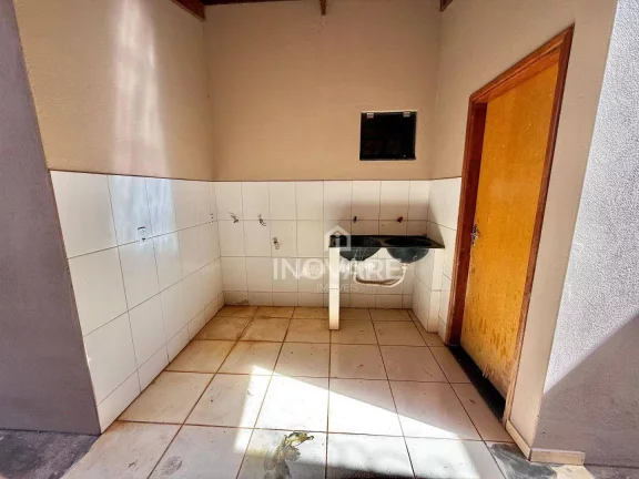Imagem Casa com 2 dormitórios para alugar, 79 m² por R$ 1.200,00/mês - Dom Velloso - Itumbiara/GO