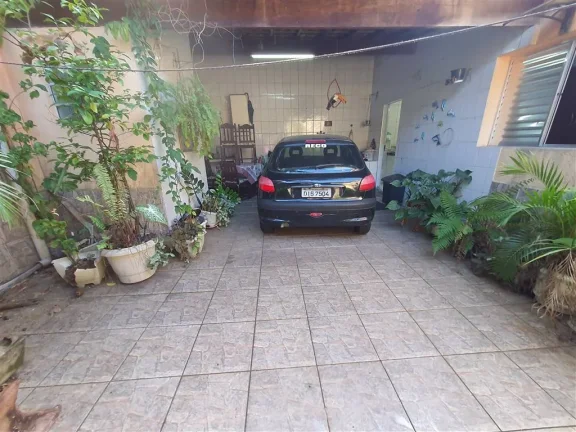 Imagem Casa dormitórios com ampla garagem na Vila Tupi em Praia Grande