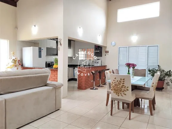 Imagem Casa em Condomínio a Venda no bairro Centro - Pardinho, SP