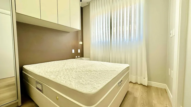 Imagem Apartamento com 2 dormitórios sendo 1 suíte e 1 vaga de garagem em Governador Celso Ramos/SC