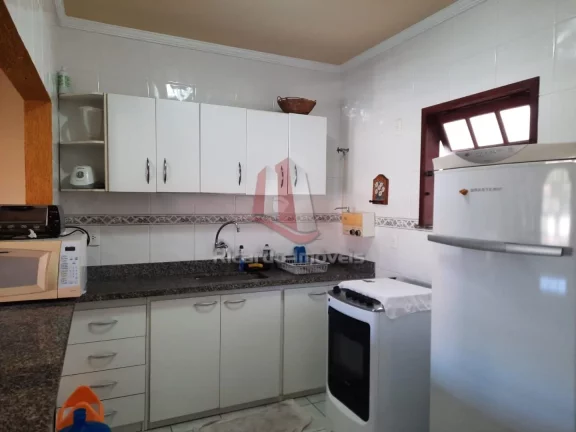 Imagem Espaçoso Apartamento Duplex c/ 4 Qtos.