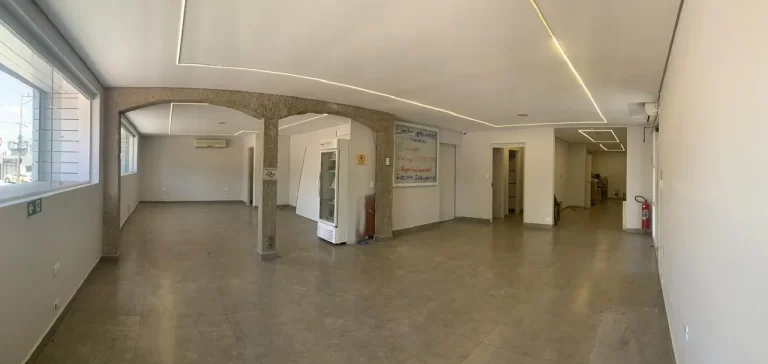 Imagem Galpão Comercial à Venda ou Locação em Sorocaba-SP: 4 Salas, 4 Banheiros, 10 Vagas de Garagem, 303m² no Jardim Pires de Mello.