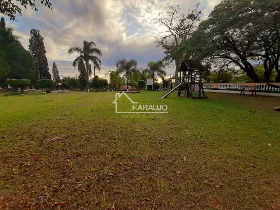 Imagem Terreno à venda em Araçoiaba da Serra com 865m², condomínio Village da Serra