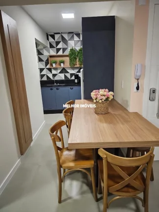 Imagem Apartamento á venda com 2 dormitórios á venda no centro de Balneário Camboriú.