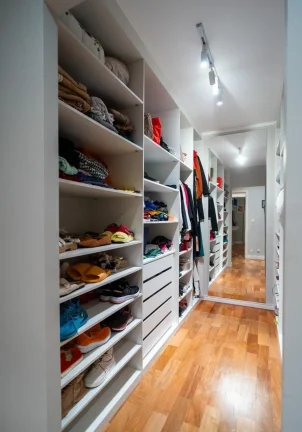 Imagem Casa em Condomínio de Luxo em Itapeva, Votorantim-SP: 3 Quartos, 3 Suítes, 4 Vagas de Garagem, 280m² de Área!