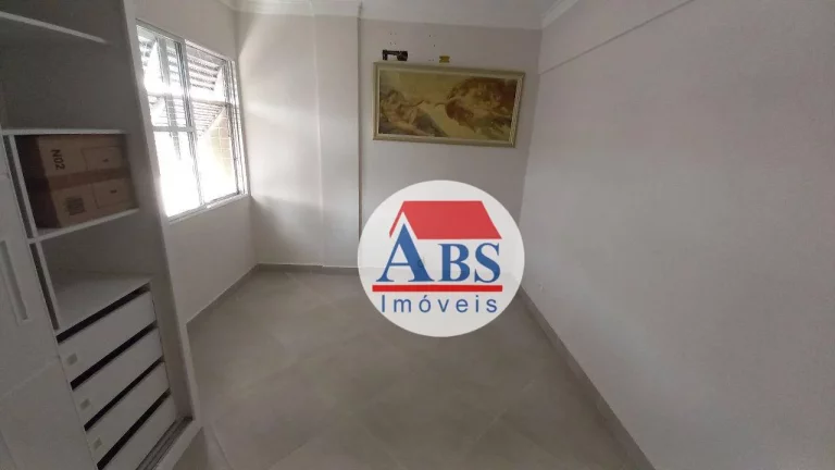 Imagem Amplo apartamento na Aparecida em santos reformado a poucos metros do mar