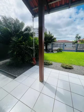 Imagem Casa com 2 dormitórios sendo 1 suíte e 10 vagas sendo 3 cobertas - Costa e Silva | Joinville/SC