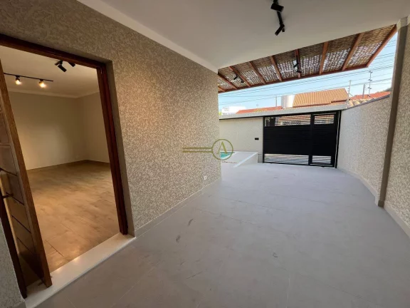 Imagem Casa térrea reformada a venda 300 metros da praia 3 suítes B. Oásis Peruíbe