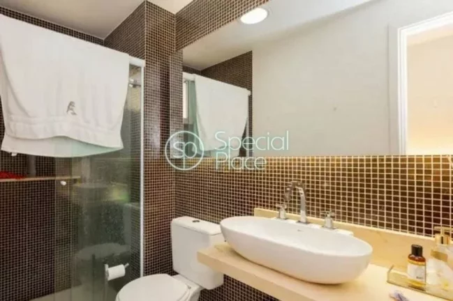 Imagem Pronto para morar, amplo, com bastante luz natural, rico em armários, 3 dorms, 4 banheiros, 3 vgs d...