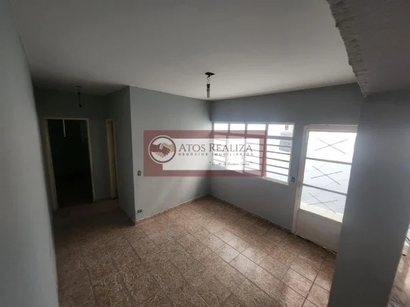 Imagem Casa à Venda no Jardim das Imbuias, SP, 125m², 2 Quartos, 2 vagas de garagens, corredor Lateral. R$: 318k OPORTUNIDADE!