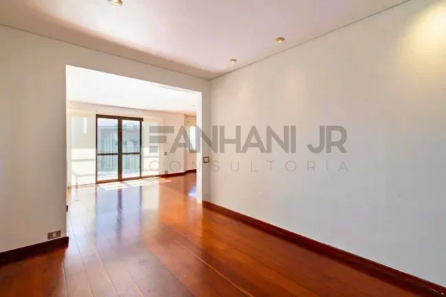 Imagem Apartamento de Luxo na Jardim Europa, São Paulo-SP: 3 quartos, 3 suítes, 3 salas, 5 banheiros, 3 vagas - 225m². Aproveite!