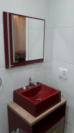 Imagem Apartamento com 33 M², 1 banheiro com box em vidro e gabinete no lavatório, 1 dormitório, cozinha...