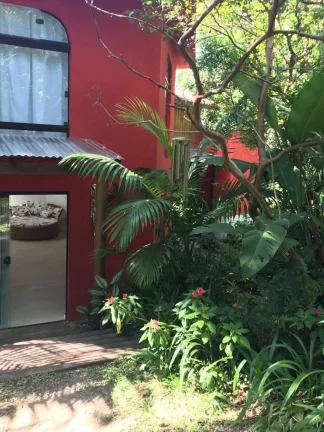 Imagem Viva em um paraíso: casa mobiliada com córrego e árvores frutíferas em Garopaba-SC
