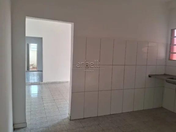 Imagem Casa com 70 M², 1 dormitório, 1 banheiro, sala, cozinha, área de serviços e quintal. Boa casa co...