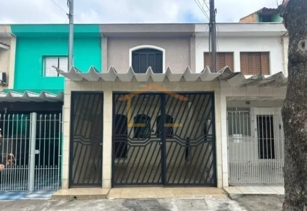 Imagem Sobrado 2 dormitórios, sala ampla, cozinha com armários, despensa, lavanderia, 1 vaga de garagem c...