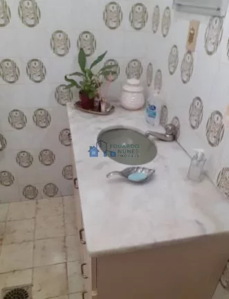 Imagem CASA COM 04 QUARTOS, 03 VAGAS, RUA PLANA NA SERRA