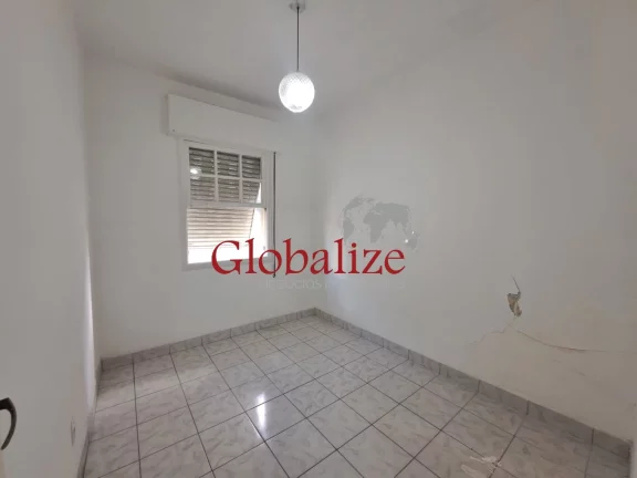 Imagem Apartamento à venda com 55m², 2 quartos, elevador, vaga, 1 quadra da praia por R$427.000,00 no Boqueirão em Santos