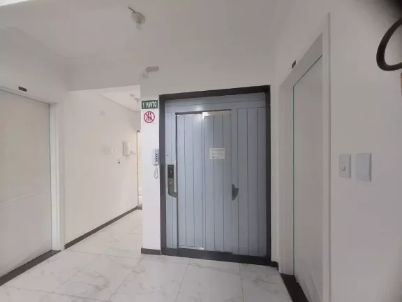 Imagem ELEVADOR+ VARANDA+VAGA COBERTA E DEMARCADA