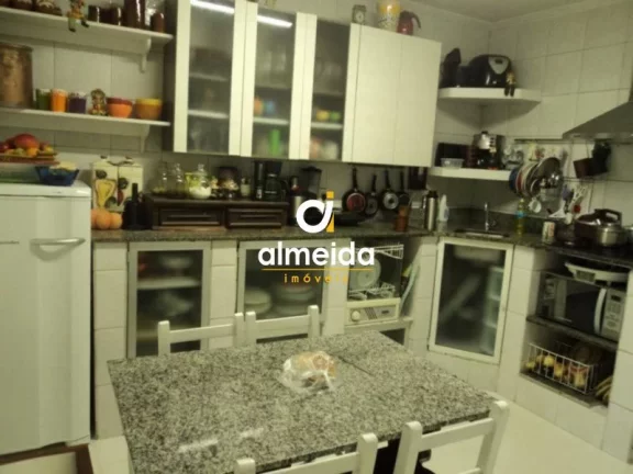 Imagem Casa 3 dormitórios à venda Centro Santa Maria/RS