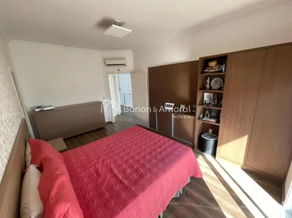 Imagem Linda casa assobrada à venda no Swiss Park em Campinas - SP.

Sobrado à venda em condomínio com S...