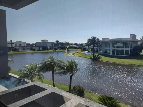 Imagem Belíssima Sobrado no Condomínio Enseada!Cmposto por 05 suítes piscina