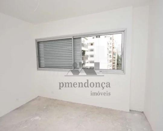 Imagem Apartamento totalmente reformado, living com porcelanato, 3 dormitórios, sendo 1 suíte, ambos no c...