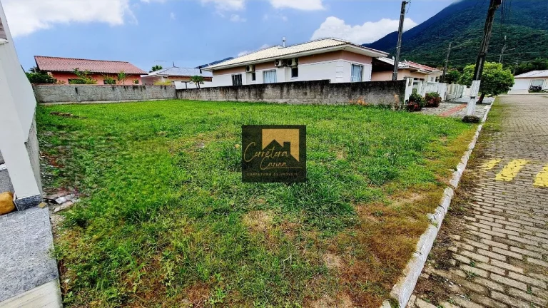 Imagem Terreno plano de 300 m² em condomínio fechado! Localizado na Praia de Fora a 600 metros da Praia! ...