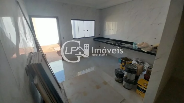 Imagem Casa de Luxo à Venda em Campo Grande-MS - 4 Quartos, 4 Suítes, 2 Salas, 4 Vagas de Garagem - Água Limpa Park - 220m²