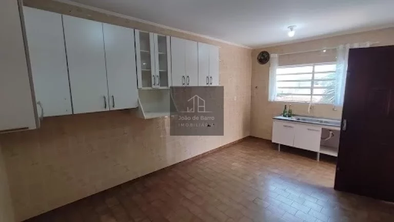 Imagem ESPAÇO e Conforto! Casa Ampla 2 Dorms. Vila Marari, Quintal Gigante (300m²) e Armários.