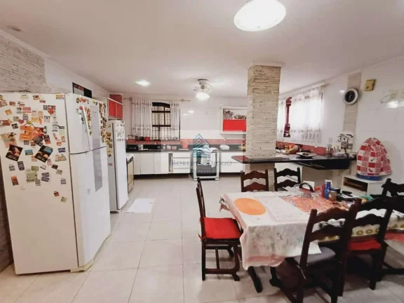 Imagem Casa de luxo em condomínio na Taquara, Rio de Janeiro-RJ: 5 quartos, 1 suíte, 1 sala, 3 banheiros, 6 vagas de garagem, 300m².