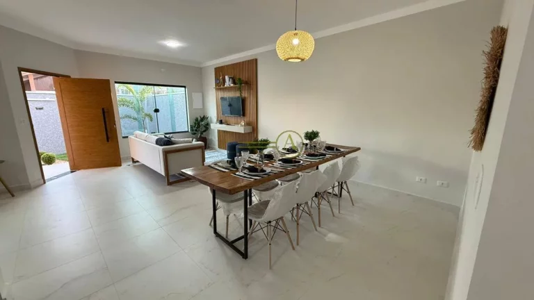 Imagem SOMENTE 200 METROS DA PRAIA - Casa térrea á venda com linda decoração e mar