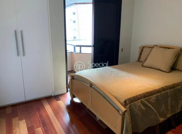 Imagem Ótimo apartamento com 273m² em Moema em rua tranquila. Amplo living para três ambientes com terra...