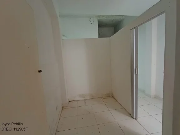 Imagem Oportunidade única de locação de um espaçoso salão comercial no centro de Peruíbe!