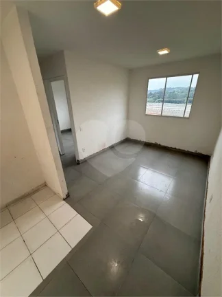 Imagem Casa em Condomínio à venda com 2 quartos em Jardim Petrópolis, Cotia - SP