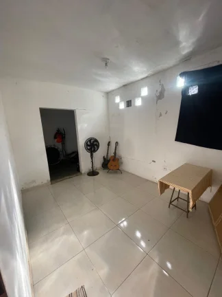 Imagem Imperdível Casa à Venda em Sorocaba-SP, Bairro Cajuru do Sul: 3 Quartos, 1 Suíte, 3 Salas, 2 Banheiros, 2 Vagas, 180,49 m².