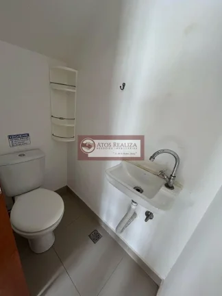 Imagem Sobrado à Venda no Jardim Ubirajara, Região de Interlagos SP, 2 Suítes, Lavabo, 2 vagas de Garagem, 70m²