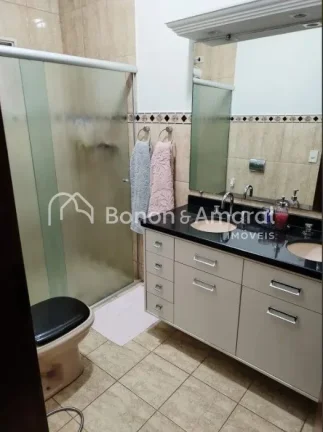 Imagem Casa à venda com excelente padrão de construção, oferecendo conforto, modernidade e praticidade....