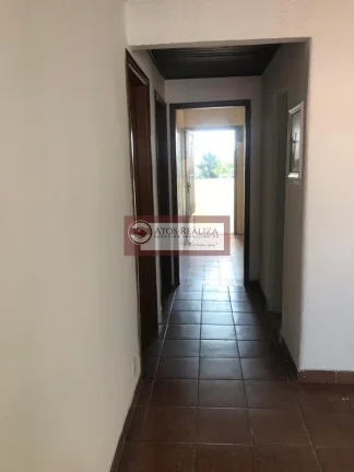 Imagem VENDO casa térrea na região do Sesc Interlagos, terreno de 300m², ACEITA PERMUTA. Vendo casa térreo na região de Interlagos, imóvel ideal para investidores, construir para renda, imóvel Atual, casa térrea com 2 Dormitorios, suite de empregada, 6 vagas de 