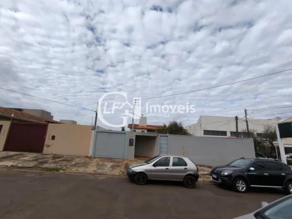 Casa para locação em Campo Grande-MS, Jardim Paulista: 3 quartos, 1 suítes, 2 salas, 3 banheiros e 3 vagas de garagem!