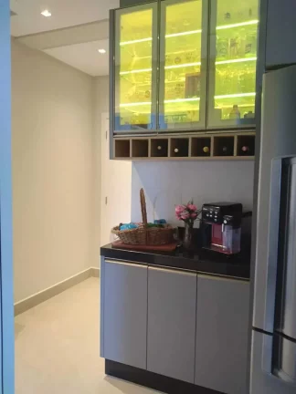 Imagem Flat com 1 dormitório e 1 vaga de garagem em em Bombinhas/SC