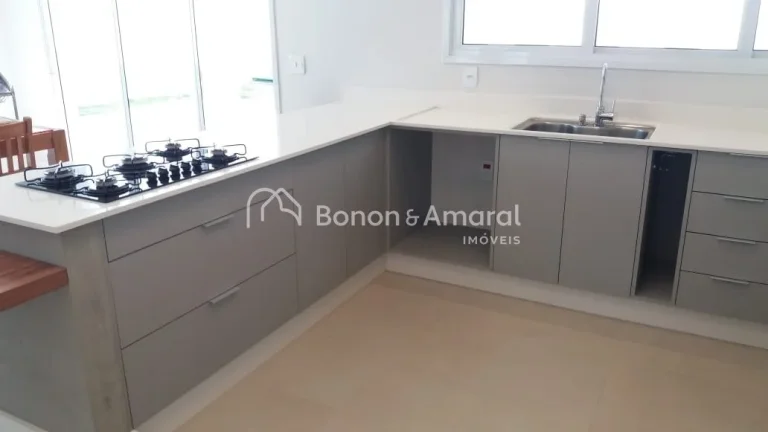 Imagem Casa à venda em condomínio na região do Alphaville, com 4 suítes (1 térrea).

Empreendimento im...