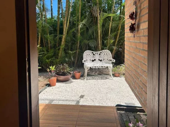 Imagem Casa a venda no condomínio Aldeia da Mata, no coração da Granja Viana! O Aldeia da Mata fica dent...