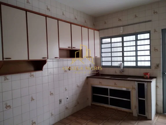 Imagem Casa 3 dormitórios ( 1 suíte), 2 vagas, Jd. Morumbi Sjc.