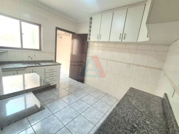 APARTAMENTO FRENTE S/ CONDOMÍNIO