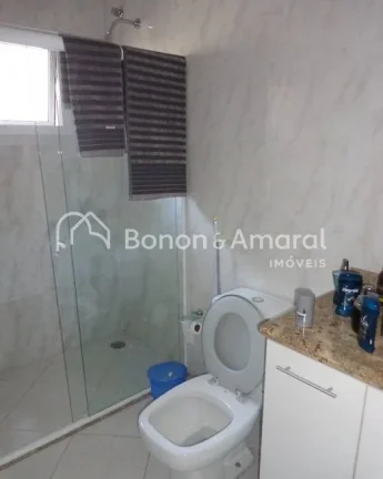 Imagem Lindo sobrado com 394 m² de área construída. A residência possui uma sala ampla para três ambie...