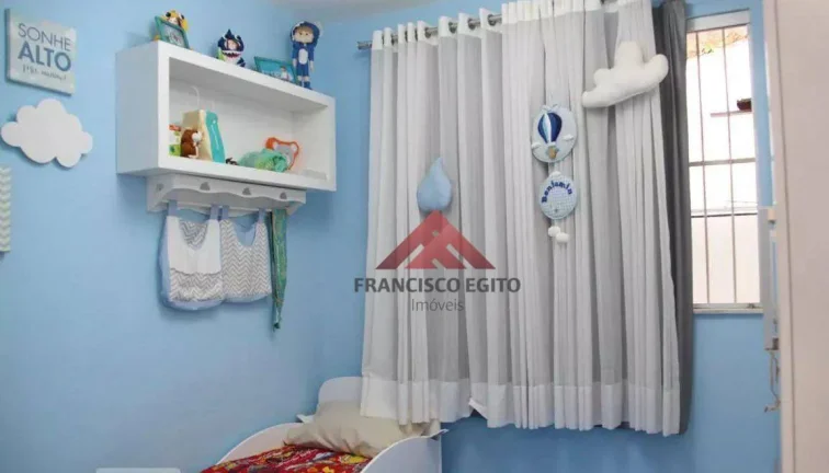 Imagem Casa Triplex, 4 qtos, 2 stes, 4 vagas