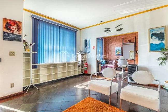 Imagem Imóvel em ótima localização, opção para moradia ou comercial, Zoneamento ZC - 2, região do Ta...