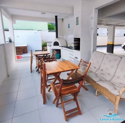 Imagem Amplo apartamento à 30 metros da praia