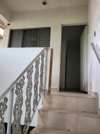 Imagem Casa em uma rua tranquila na Zona Norte - 100M² de área construída, 4 Dorms, 2 Vagas, Cozinha Ampla.
